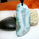Larimar Stein mit Bohrung und Band SB273